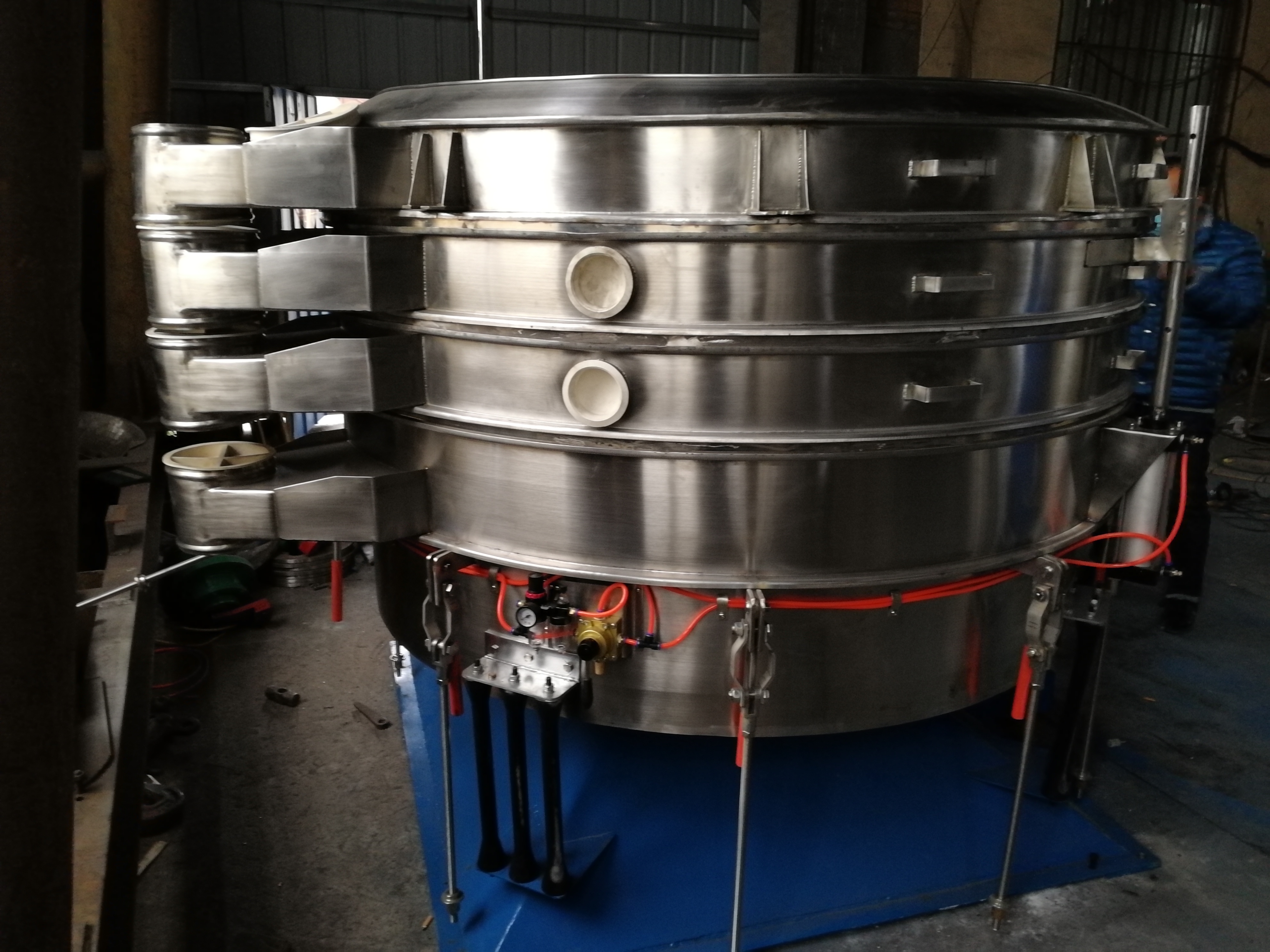 如何利用摇摆筛处理颗粒食品？(摇摆筛设备结构图)